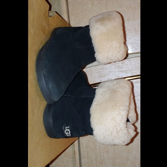 Ugg GIRLS TODDLERS JORIE II BOOT 🖤🖤🖤 - Picture 4 of 8